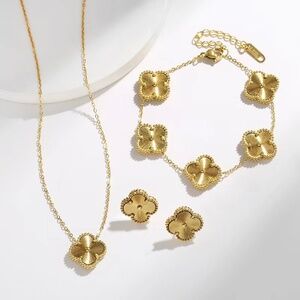 Gold Floral Clover Pendant Necklace - Women Jewelry Necklaces